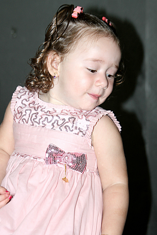 Festa de dois aninhos da Emily Emily mostrando charme para ser fotografada