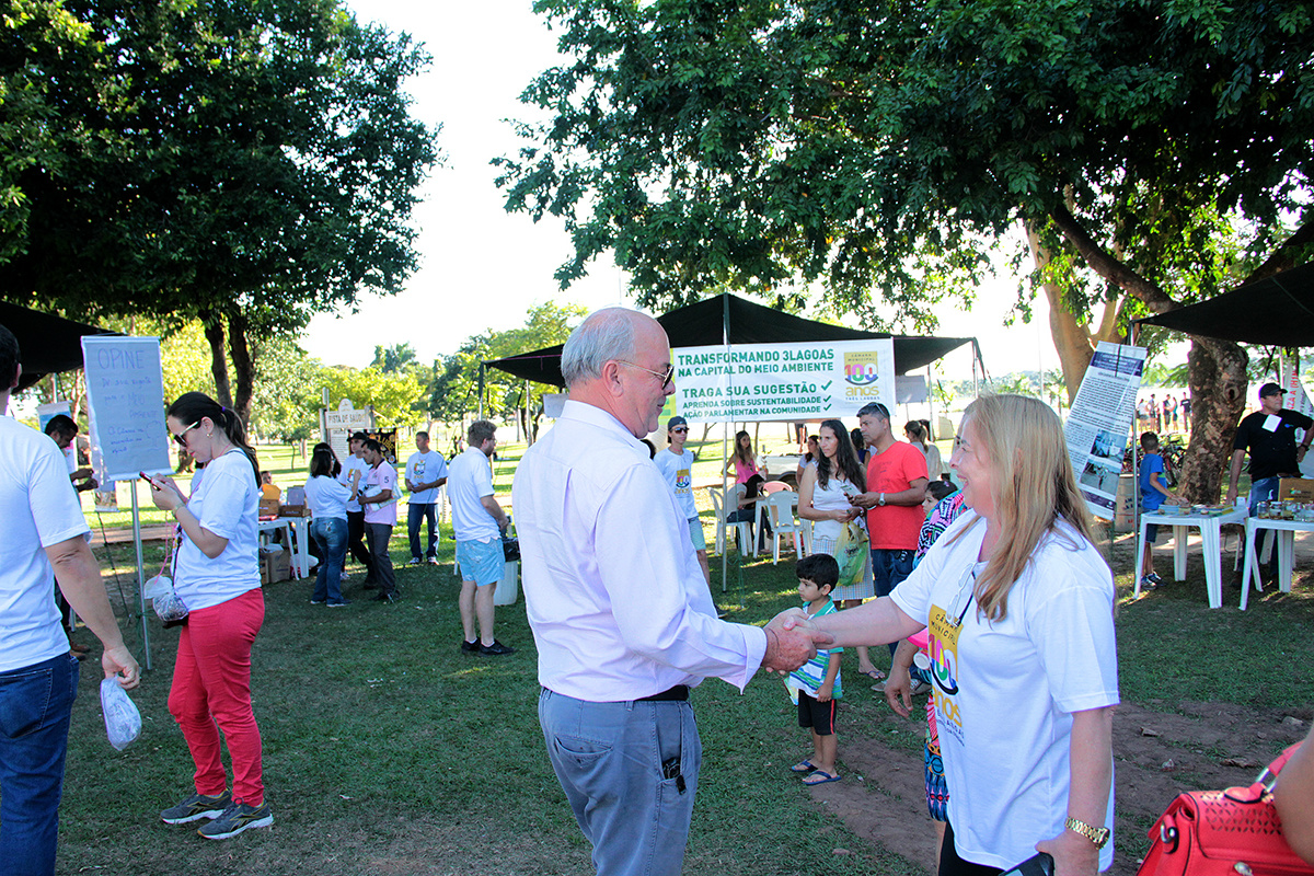 Com objetivo de medir o grau de conhecimento do trabalho dos vereadores, o Domingo Verde serviu ainda para uma pesquisa informal sobre o tema. (Foto: Assessoria)