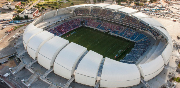 Arena Dunas, onde México e Camarões se enfrentam daqui há pouco; bombeiros não avalizaram a utilização da estrutura completa (Foto: Divulgação)