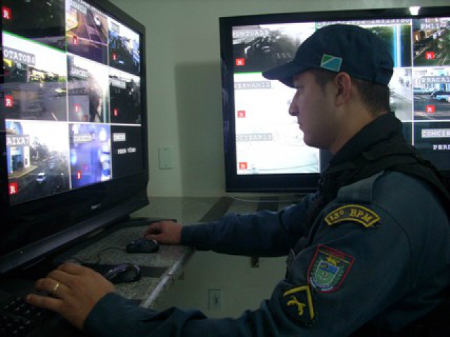 Central de Monitoramento das câmeras de rua inaugura dia 30 Monitoramento será 24 hs em nossa cidade. Em Paranaíba, o trabalho já está em funcionamento (foto: Divulgação)
