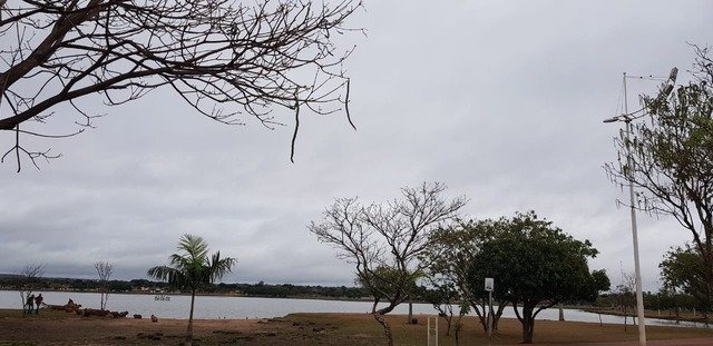 Domingo pode ser com chuva à tarde e à noite em Três Lagoas Dia amanheceu encoberto e há possibilidade de chuva ao longo do domingo. Foto: Ricardo Ojeda.