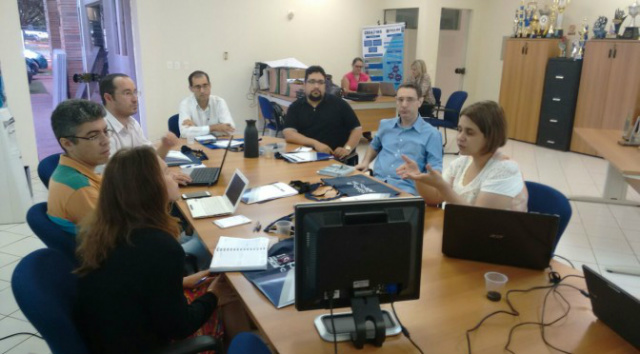 O curso de Engenharia Física da UEMS, junto com o Crea-MS, iniciou um processo conjunto de reformulação do projeto pedagógico da graduação (Foto: Assessoria)