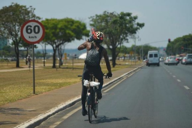 No Dia Mundial Sem Carro, o desafio da bicicleta ganha cada vez mais adeptos Por saúde e economia, brasilienses têm trocado o carro pela bicicleta (Arquivo/Agência Brasil)