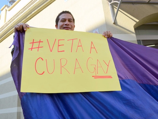 Manifestante de Piracicaba pede veto à 