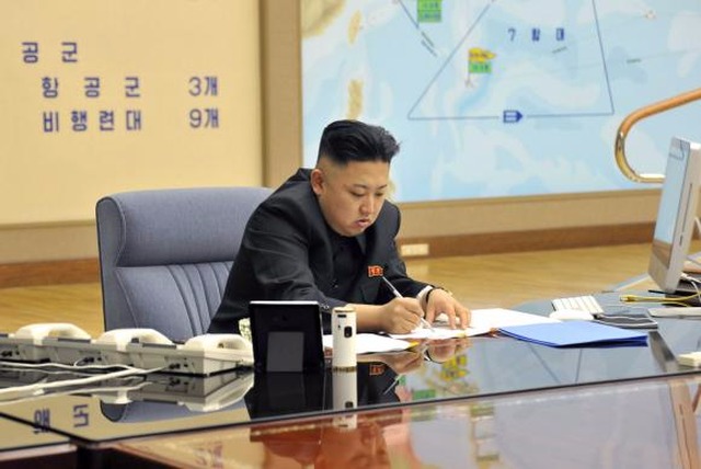 Líder norte-coreano diz que Trump pagará muito caro por ameaças ao país O líder da Coreia do Norte, Kim Jong-un, responde ao presidente dos Estados Unidos, Donald Trump - (KCNA/DPA/Agência Lusa/direitos reservados)