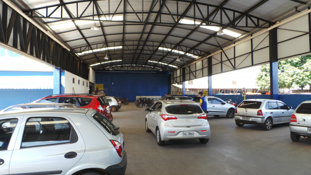 Rede Nova Estrela se prepara para inaugurar a maior loja do grupo O Nova Estrela da Olinto Mancine (bairro Colinos) será reinaugurado no final de novembro e e terá duas garagens cobertas para melhor atender a clientela (Foto: Ricardo Ojeda)
