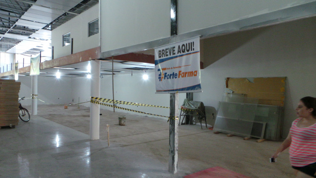 Rede Nova Estrela se prepara para inaugurar a maior loja do grupo Outra novidade será a instalação de três grandes estabelecimentos comerciais no interior do supermercado: a loja de calçados Maricota, a Princess acessórios e uma unidade da rede de farmácias ForteFarma (Foto: Ricardo Ojeda)