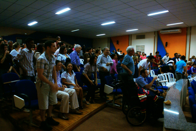 Público prestigia primeira noite do “MS em Cena”; confira as fotos Público prestigiou o primeiro dia do evento. Fotos: Ana Salton