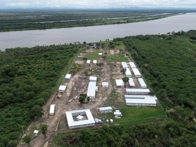 Representantes de MS discutem ponte com Bolsonaro e presidente do Paraguai Local onde será construída a ponte sobre o Rio Paraguai, em Porto Murtinho. (Foto: Toninho Ruiz)