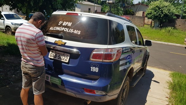 Mulher é estrangulada e morta pelo marido um mês após denunciá-lo por violência doméstica em MS Homem é preso após matar companheira em Alcinópolis (MS). — Foto: MS Todo Dia/Renan Carrijo