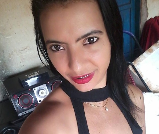 Mulher é estrangulada e morta pelo marido um mês após denunciá-lo por violência doméstica em MS Carla foi morta atropelada no sábado (9) em MS — Foto: Facebook/Reprodução