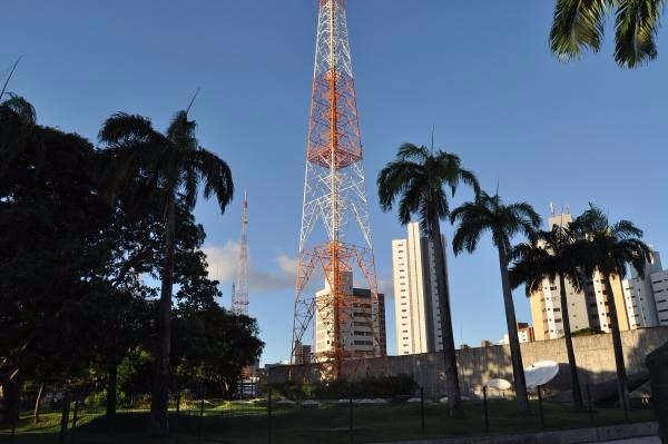 Parceria prevê ampliação da faixa FM nos aparelhos fabricados no Brasil TV digital já foi implantada em Brasília, São Paulo, Goiânia, Recife e outras cidades dos estados
Arquivo/Assembleia Legislativa do Ceará