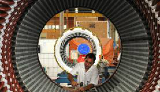Economia deve ter queda de 1,1% este ano O recuo da indústria este ano, segundo previsão do Banco Central, será 3%. (Foto: Arquivo/Agência Brasil)