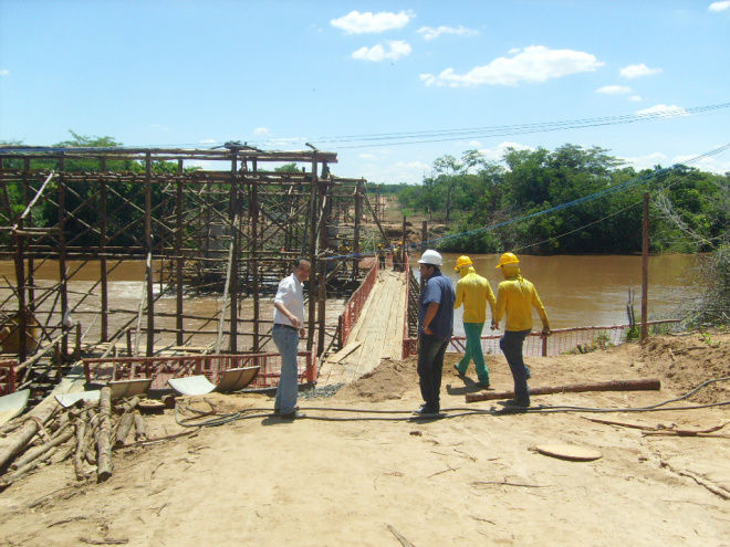 Governo Estado fecha o ano com MS 040 em obras Construção da ponte sobre o Rio Pardo já foi iniciada (Foto: Perfil News)