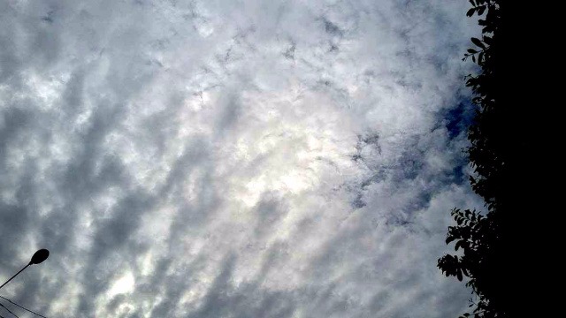 Apesar das temperaturas elevadas, segunda-feira tem previsão de chuva em Três Lagoas O dia começou com grande quantidade de nuvens (Foto/Thais Santos)