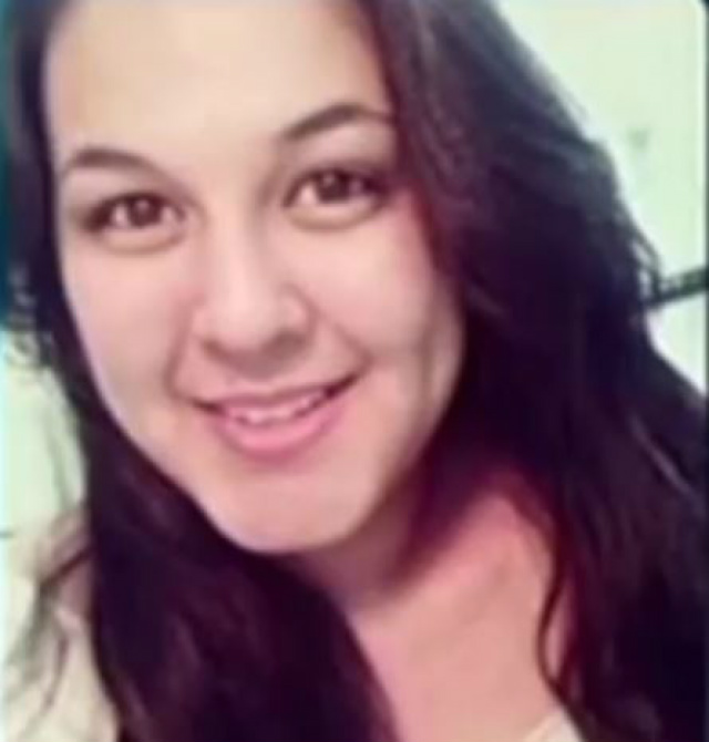 Após 19 anos, meninas descobrem terem sido trocadas na maternidade Stefany e o pai biológico se conheceram e decidiram realizar o exame de DNA, que deu postivo. (foto: Divulgação)