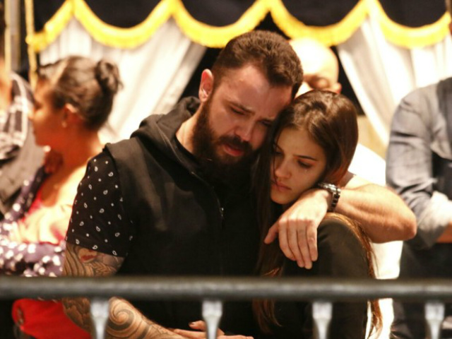 Mateus, que faz dupla com Jorge, também esteve presente na despedida ao amigo (foto: R7)