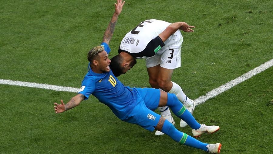 Bar promete bebida grátis a cada tombo de Neymar contra a Sérvia (Foto: Divulgação/UOL).