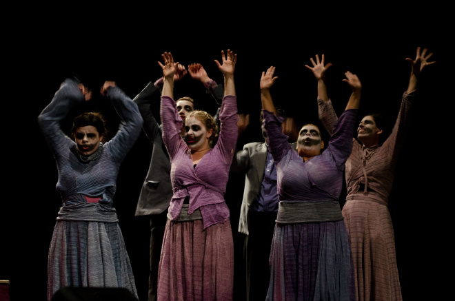 Grupo de Ribeirão Preto se apresenta hoje no “MS em Cena” Atores da Cia de Teatro Boccaccione durante encenação na peça