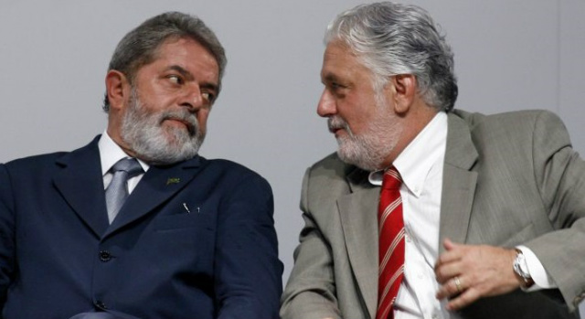 Sai Jaques Wagner e entra Lula no comando da Casa Civil Troca-troca na Casa Civil, sai Jaques Wagner e entra o ex-presidente Lula para tentar salvar o mandato da presidente Dilma Roussef (Foto:Divulgação)