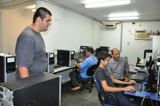 Equipe de técnicos do CPD responsáveis pelos computadores da Prefeitura Municipal. Foto: Assessoria de Comunicação