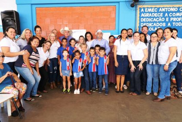 Prefeito Angelo Guerreiro entrega reforma da Escola “Antônio Camargo Garcia”