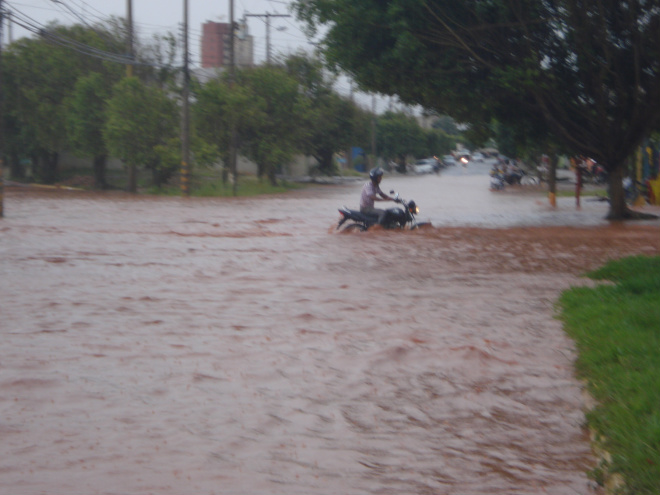 Imagem da chuva que aconteceu no dia 11 deste mês em Três Lagoas e alagou alguns pontos da cidade
Foto: Guta Rufino
