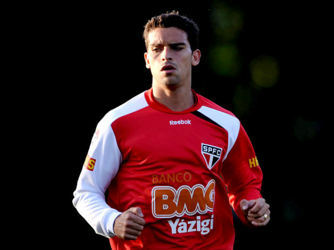 Perto do Flu, Jean ganha folga no São Paulo Jean deve ser o quarto jogador a deixar o São Paulo do elenco que esteve no clube em 2011
Foto: Ricardo Matsukawa/Terra