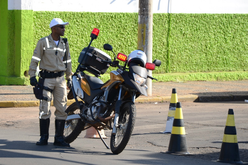 Agentes de Fiscalização de Trânsito passam por treinamento nesta sexta-feira O objetivo da ação é capacitar os profissionais por meio de conteúdo teórico e aulas práticas de fiscalização. (Foto: Assessoria)