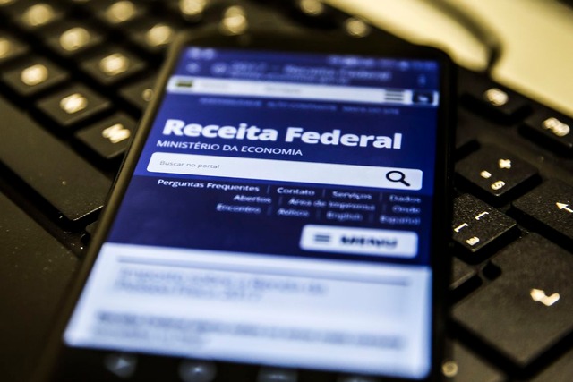 A quatro dias do fim do prazo, 71% enviaram declaração do IR Marcello Casal JrAgência Brasil
