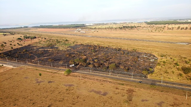 Após incêndio em quase 500 metros de área particular, Aeroporto Municipal recebe ações preventivas Foto: Divulgação