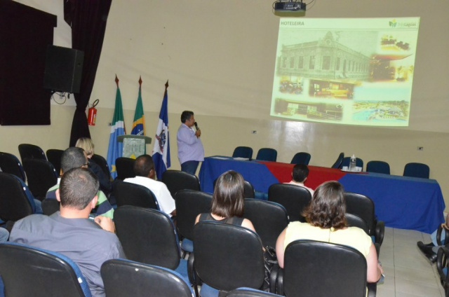 Reunião do departamento de turismo com empresários do setor hoteleiro (Foto: Divulgação)