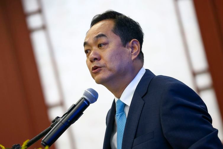 China pretende ampliar investimentos no Brasil O embaixador da China, Yang Wanming, durante o Fórum de Think Tanks China-Brasil. (Foto: Marcelo Camargo/Agência Brasil)