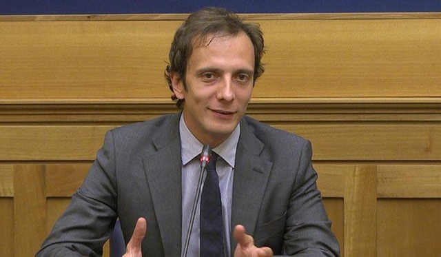 Político antivacinas da extrema direita italiana é internado com catapora Massimiliano Fedriga, chefe do governo em Roma — Foto: Reprodução/Facebook