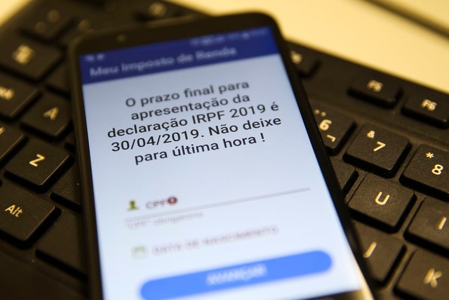 Contribuintes têm até hoje para entregar Imposto de Renda Marcello Casal JrAgência Brasil