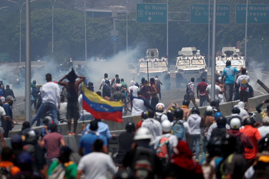 Comunidade internacional repercute dia de violência na Venezuela Carlos Garcia Rawlins/Reuters/Agência Brasil