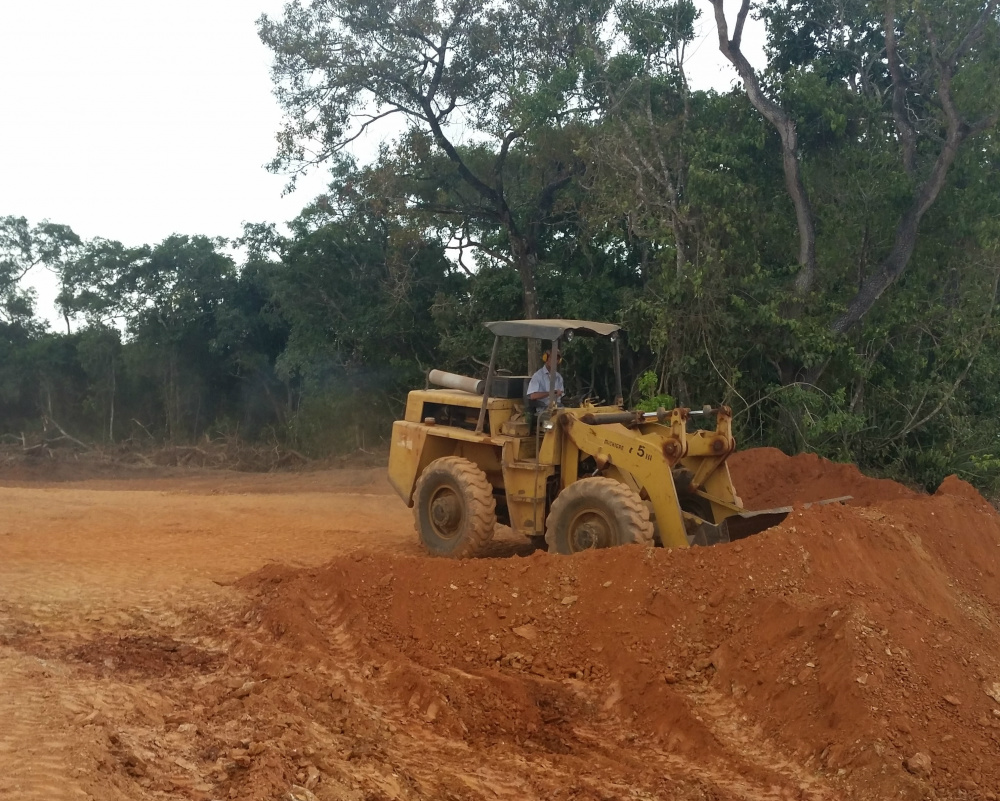 No dia 1 deste mês, Policiais Militares Ambientais de Bonito autuaram em R$ 23 mil, um proprietário rural, que realizava extração de cascalho sem autorização ambiental. (Foto: Assessoria)