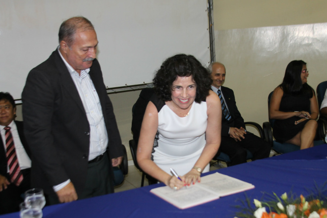Marcia Moura apresenta equipe administrativa para seu segundo mandato Mário Grespan Neto continua no comando da secretaria municipal de Educação e Cultura (Foto: Ricardo Ojeda)