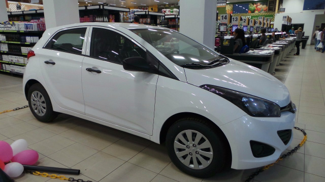 O carro, um HB20 da Hyundai 0 KM, avaliado em R$ 42 mil, foi adquirido por meio de parceria com fornecedores e será sorteado às 19 horas no dia 8 de agosto (Foto: Ricardo Ojeda)