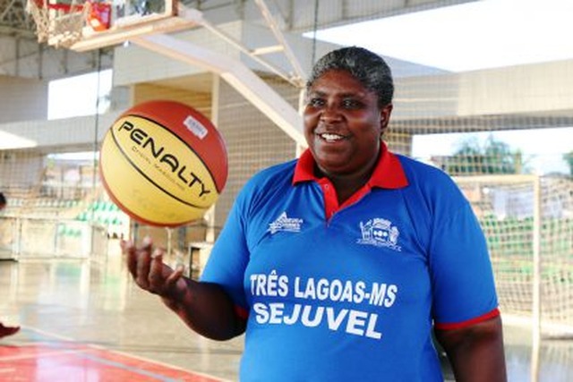Canal de TV prepara homenagem para três-lagoense e campeã mundial Ruth do Basquete
