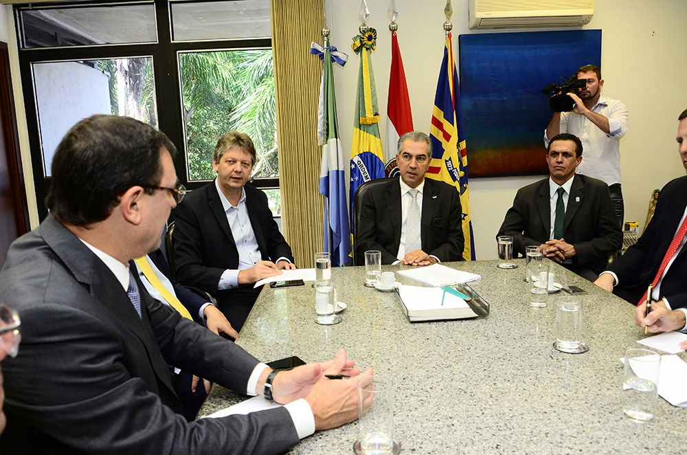 Longen reforça que integração rodoviária com Paraguai torna produtos de MS competitivos Longen reforça que integração rodoviária com Paraguai torna produtos de MS competitivos. (Foto: Assessoria)