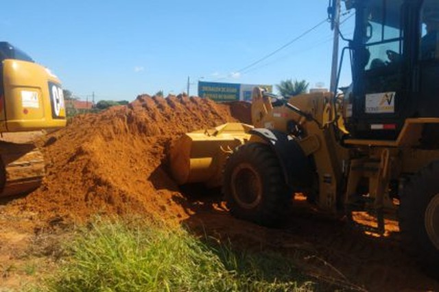 Jardim Dourados recebe obras de drenagem