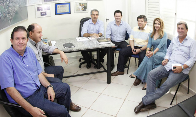 Bancada do PMDB reitera apoio a Reinaldo Azambuja Em reunião foi discutida possível estruturação das secretarias da nova gestão estadual. (Foto: Assessoria)