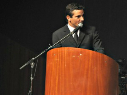 Vereador chega de bicicleta para cerimônia de posse em MS Romero fez discurso em nome dos novos
vereadores (Foto: Maressa Mendonça/ G1 MS)