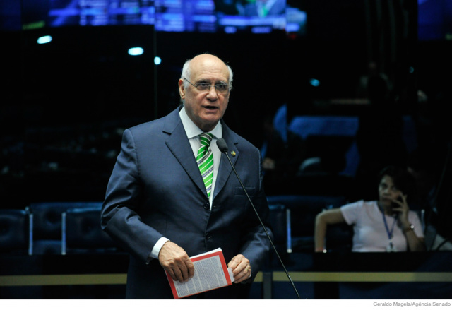 O presidente da comissão, senador Lasier Martins (PDT-RS), apresentou requerimento de audiência pública para debater o projeto das operadoras (Foto: Divulgação/Agência Senado)