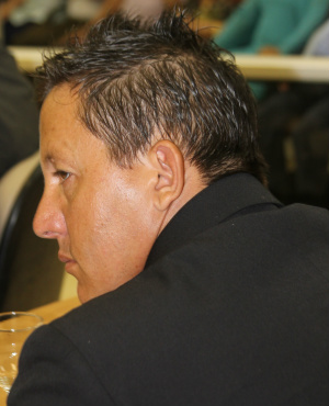 ESTAMOS DE VOLTA Vereador Gil do Jupiá optou pelo corte semelhante ao do jogador Neymar. Confira na foto