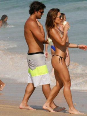 Sabrina Sato teria trocado beijos com milionário em SP Sabrina ao lado de Kiko
Foto: Divulgação