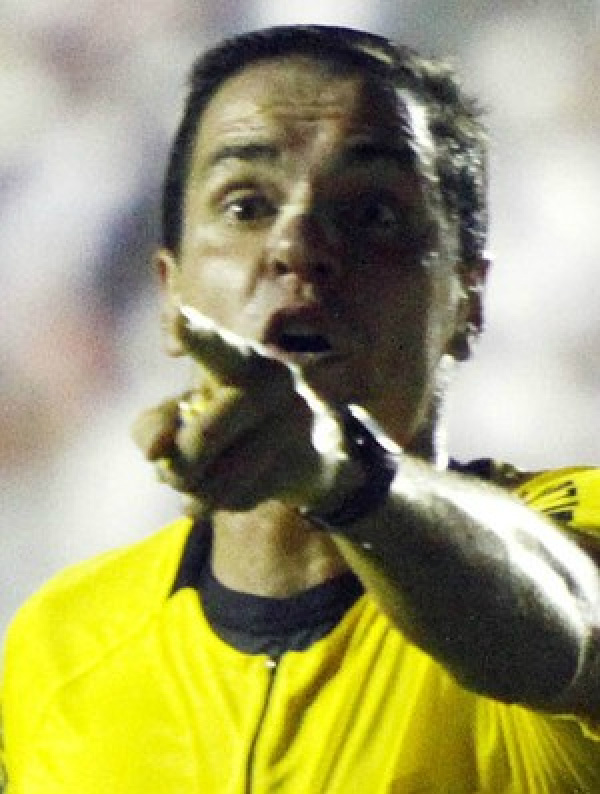 Fifa vai investigar denúncias de corrupção na arbitragem brasileira Gutemberg de Paula Fonseca fez acusações graves
Foto: Marcos Bezerra/Futura Press