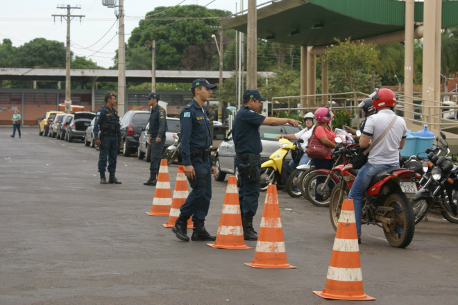 Policiais Militares durante blitz da semana do trânsito. Foto: Arquivo/Perfil